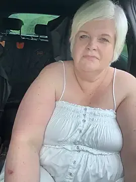 IsabelaJohnson – webcam model profile photo Image 2