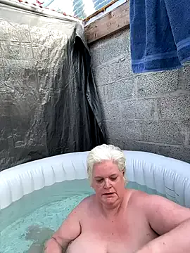 IsabelaJohnson – webcam model profile photo Image 5