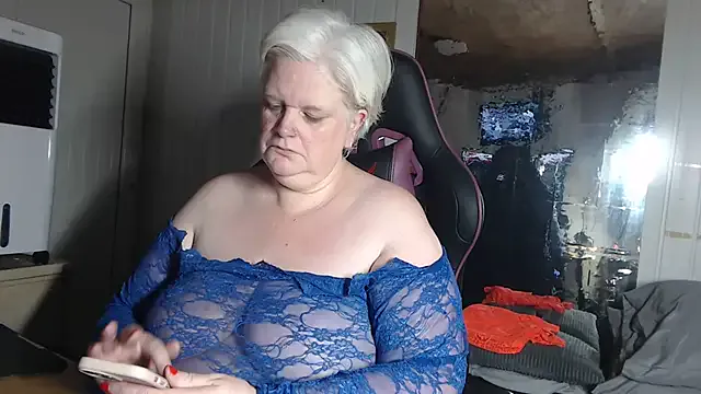 IsabelaJohnson – webcam model profile photo Image 6