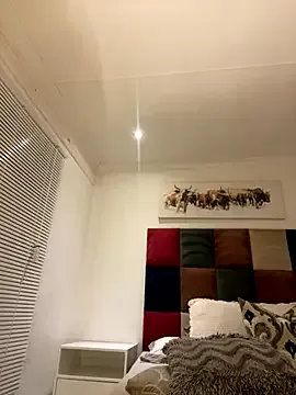 SeleneHart – webcam model profile photo Image 3