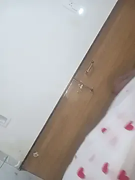 Priyajaanbaby – webcam model profile photo Image 5