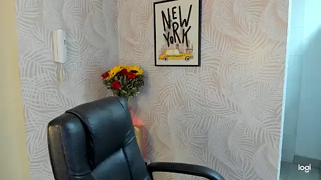 CassieGil – webcam model profile photo Image 12