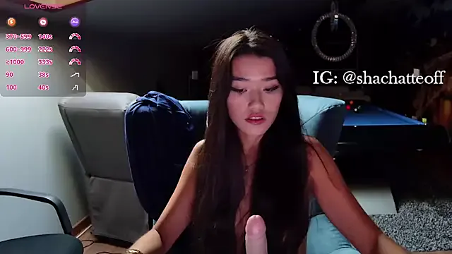 ClaraVanessa – webcam model profile photo Image 6