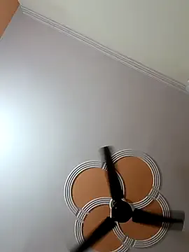 LunaKrismas – webcam model profile photo Image 3