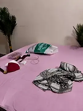 LunaKrismas – webcam model profile photo Image 4