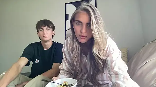 AuroraRuiz – webcam model profile photo Image 2