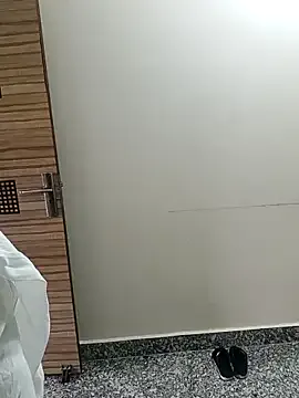 Fire-18 – webcam model profile photo Image 15