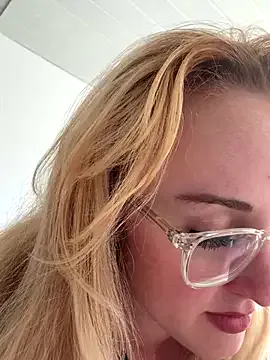 ElaraMorel – webcam model profile photo Image 13