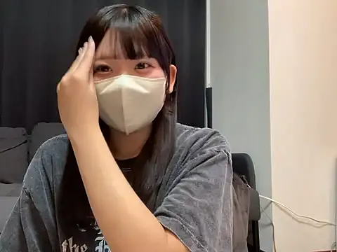 MiraLocks – webcam model profile photo Image 19