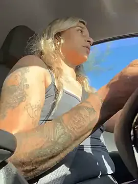 Queen_Doll – webcam model profile photo Image 5