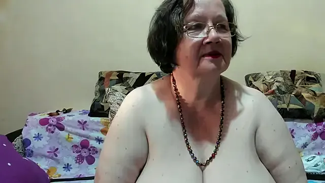 VivianNash – webcam model profile photo Image 12