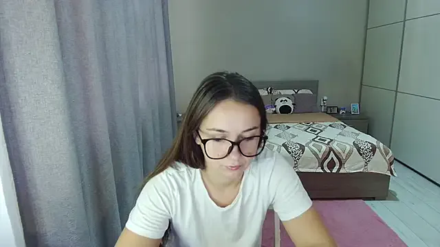 MeganClars – webcam model profile photo Image 13