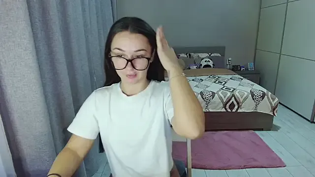 MeganClars – webcam model profile photo Image 16