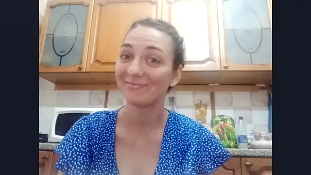 AmyBelmontt – webcam model profile photo Image 6