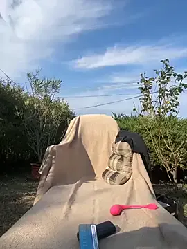 GianaBravo – webcam model profile photo Image 8