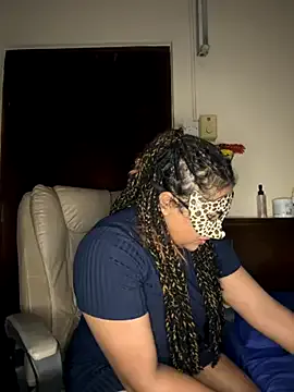 adhitii – webcam model profile photo Image 2