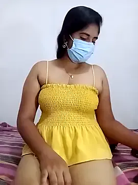 LauraCaruso – webcam model profile photo Image 17