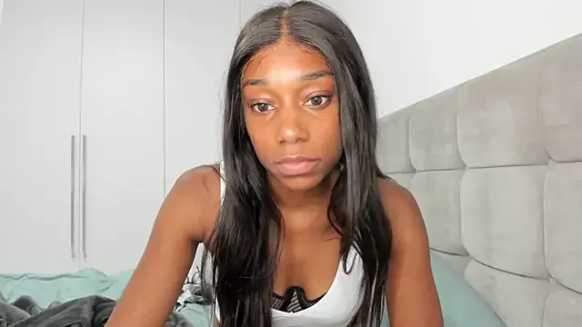 YOUR_LOVELY-40 – webcam model profile photo Image 2