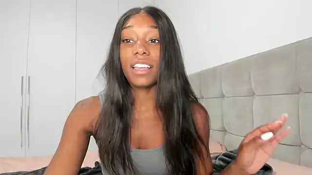 YOUR_LOVELY-40 – webcam model profile photo Image 5