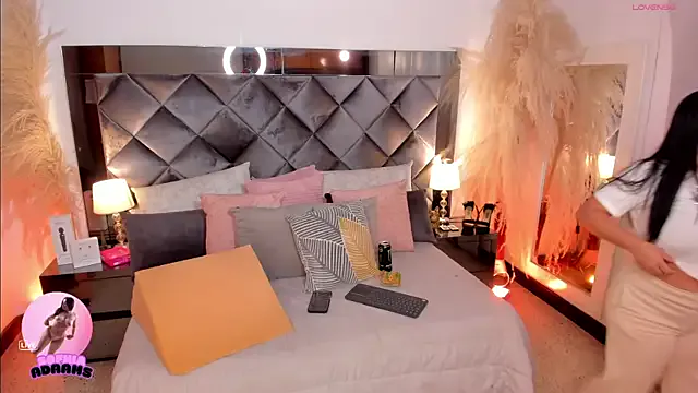 preetypeach – webcam model profile photo Image 10