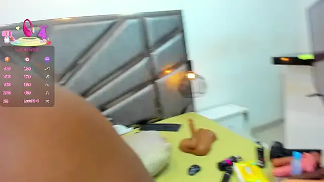 AmyBelmontt – webcam model profile photo Image 2