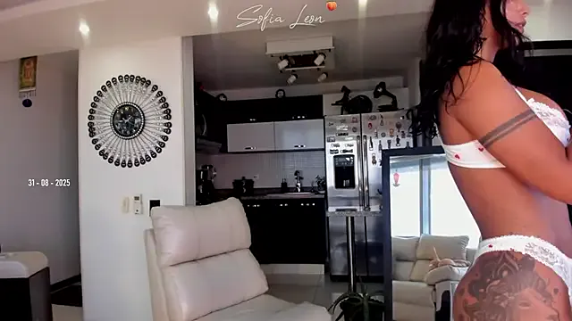 EllyJames – webcam model profile photo Image 11