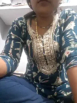 SkyLumen – webcam model profile photo Image 7