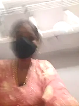 SkyLumen – webcam model profile photo Image 8