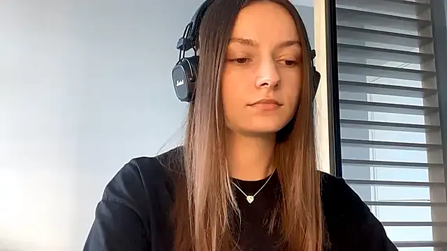 GreciaMorgan – webcam model profile photo Image 3