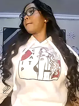 magic_rousse – webcam model profile photo Image 2