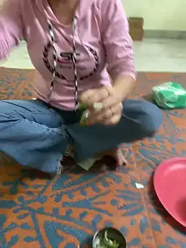 LyraCarvajal – webcam model profile photo Image 2