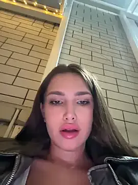 Amylewiss – webcam model profile photo Image 5