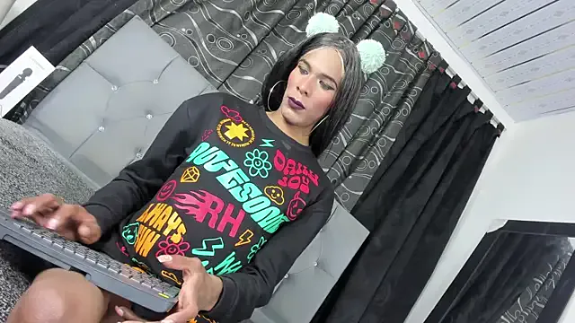 CelesteCoquette – webcam model profile photo Image 2