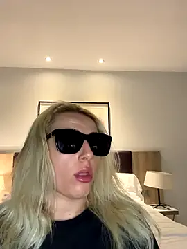 danafiore – webcam model profile photo Image 11