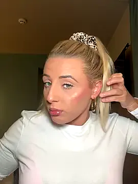 danafiore – webcam model profile photo Image 15