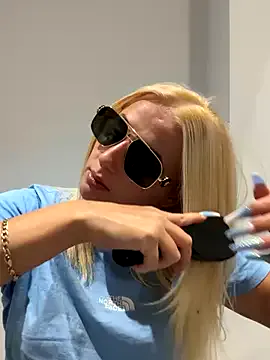 danafiore – webcam model profile photo Image 3