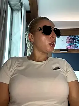 danafiore – webcam model profile photo Image 6