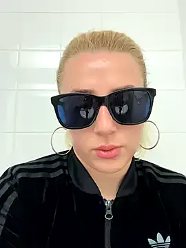 danafiore – webcam model profile photo Image 9