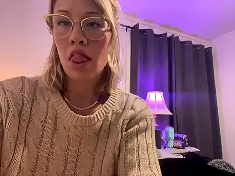 Annaglamlovely – webcam model profile photo Image 11