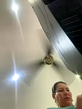 mismialove – webcam model profile photo Image 14