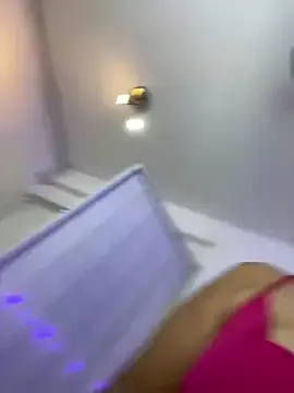 mismialove – webcam model profile photo Image 19