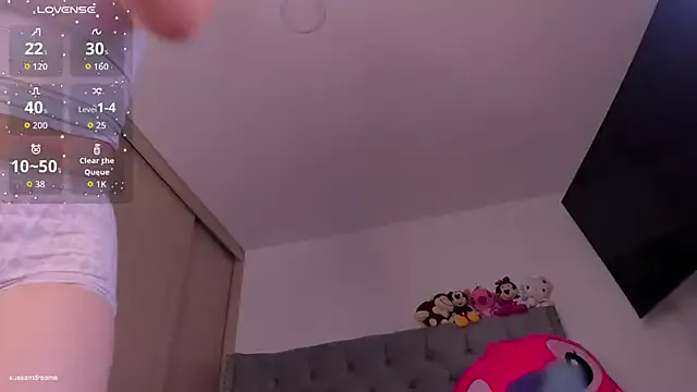 LaraHarvey – webcam model profile photo Image 15