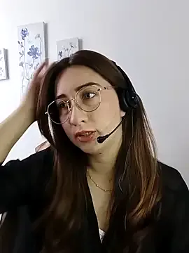 Amylewiss – webcam model profile photo Image 18