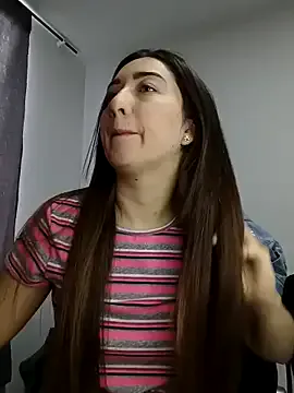 Amylewiss – webcam model profile photo Image 9