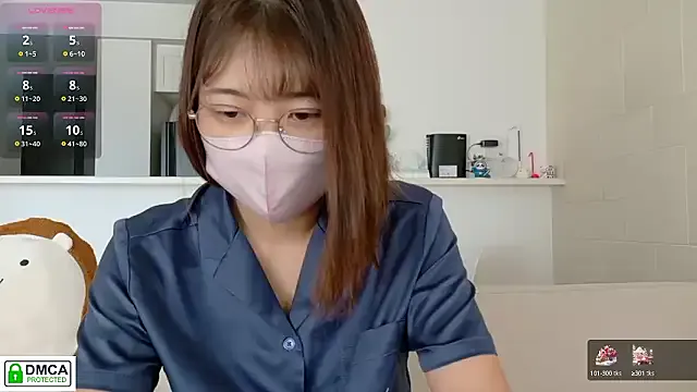 LauraFord – webcam model profile photo Image 13