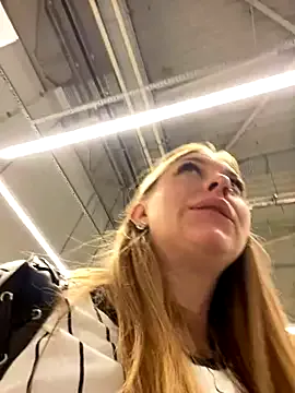 Megan_Blake – webcam model profile photo Image 4