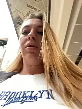 Megan_Blake – webcam model profile photo Image 7