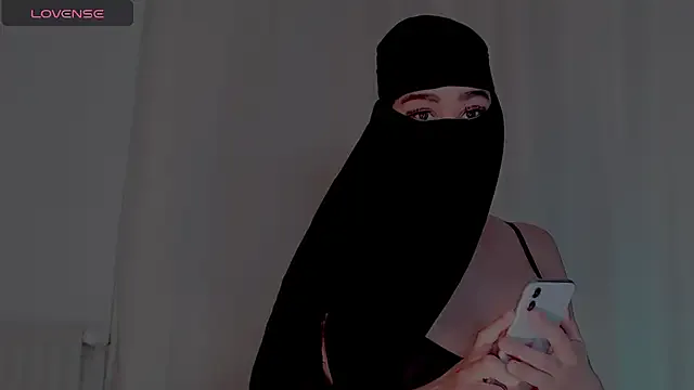 PamelaVegga – webcam model profile photo Image 11