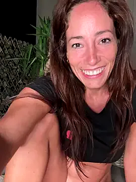 Glamyty – webcam model profile photo Image 10