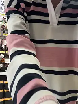 HilaryJans – webcam model profile photo Image 16